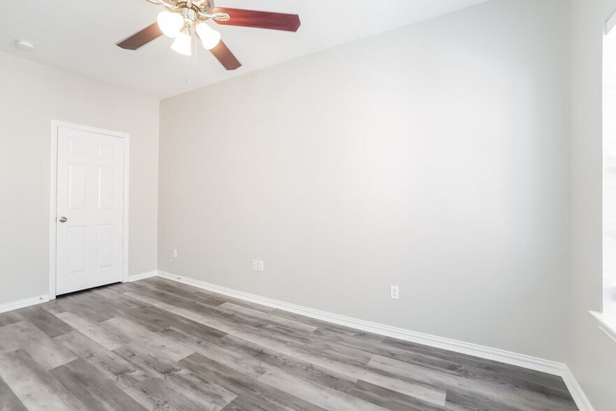 Building Photo - 7118 Turtle Lagoon Row