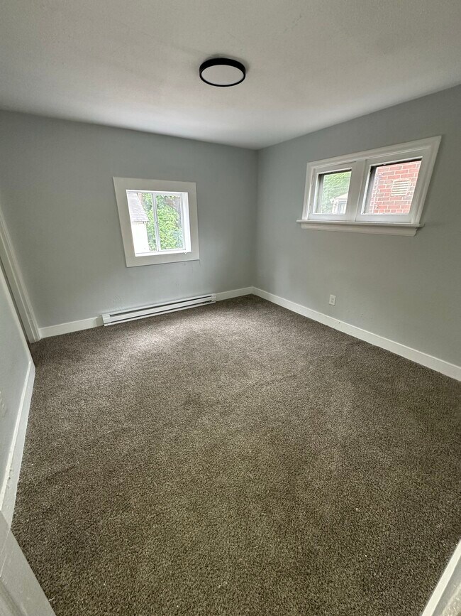 Building Photo - 5088 Queens Ave