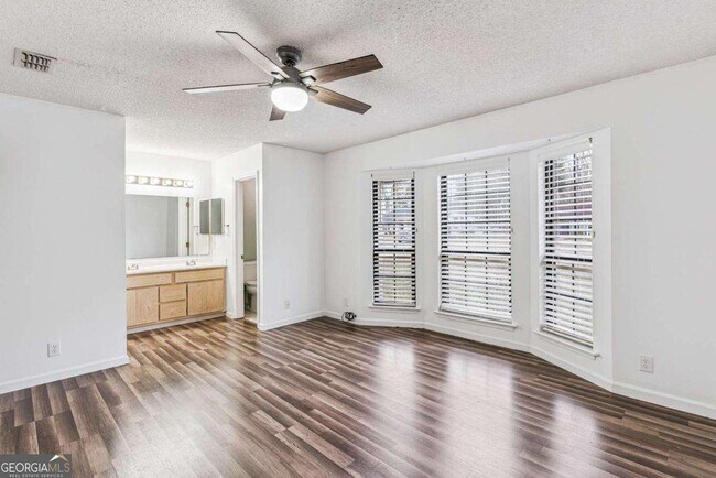 Building Photo - 104 Westridge Ct