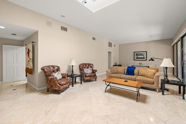 Building Photo - 70520 Gardenia Ct