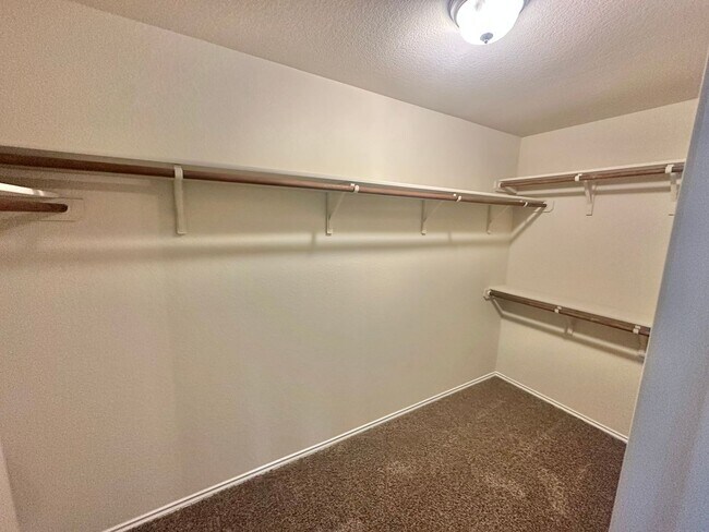 Building Photo - AVAILABLE NOW ! 1 WEEK FREE MOVE IN SPECIAL