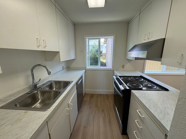 Building Photo - 1041/A/