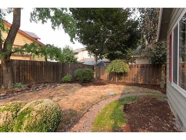 Building Photo - Tucked Away Aloha Home With Large Backyard...