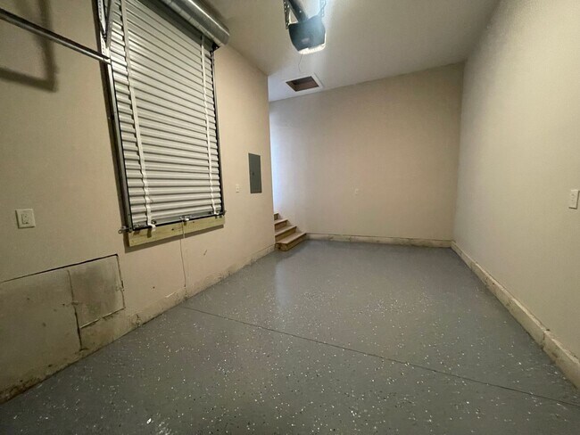 Building Photo - Tired of Nightly Rental Rates - New Never Occupied - Brand New 2 bedroom 2 bath Duplex in Kimberl...