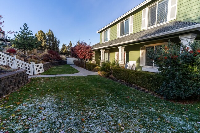 Building Photo - Stunning home on Awbrey Butte!