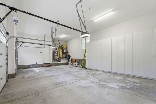 Building Photo - Gorgeous 5-Bedroom Los Gatos Home