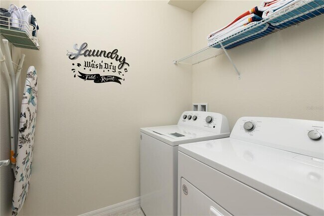 Building Photo - 7227 Oakmoss Loop