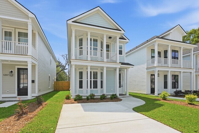 Building Photo - Lowcountry Charm Meets Modern Living -- New Construction in Savannah