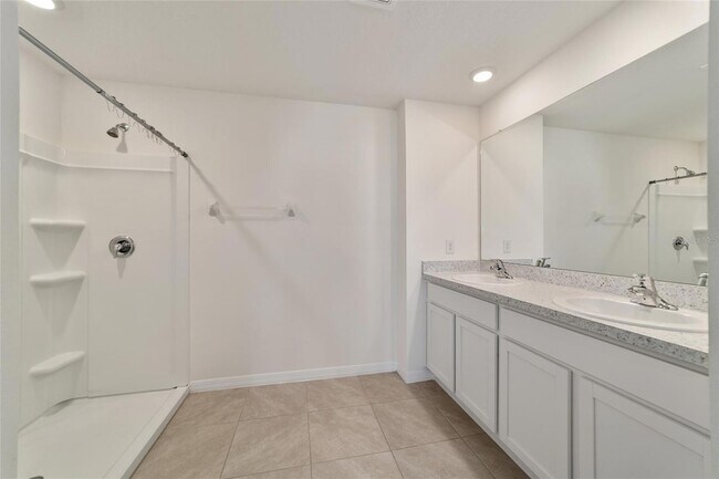 Building Photo - 8741 SW 45th Ct