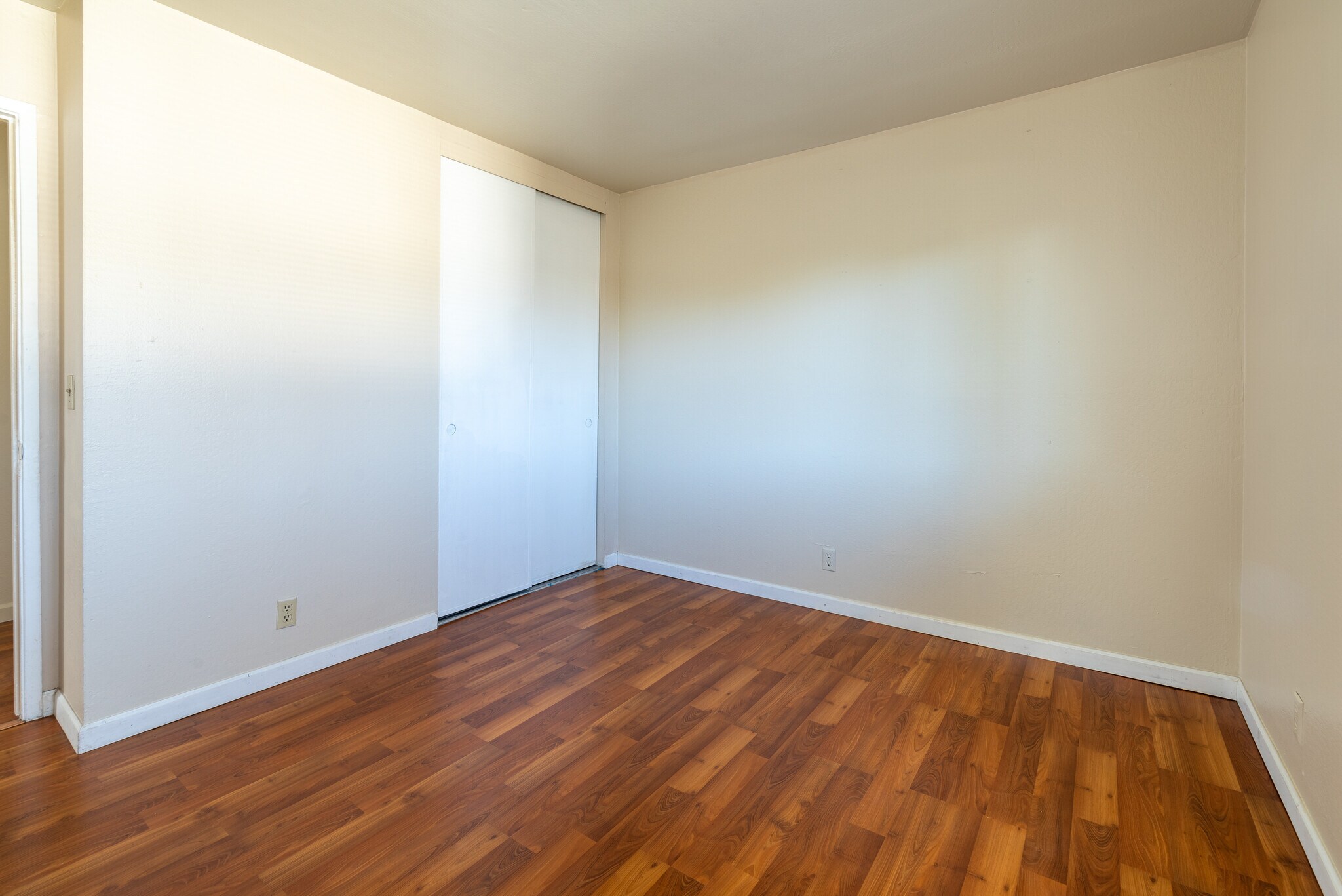 Building Photo - 4041 Park Center Ln