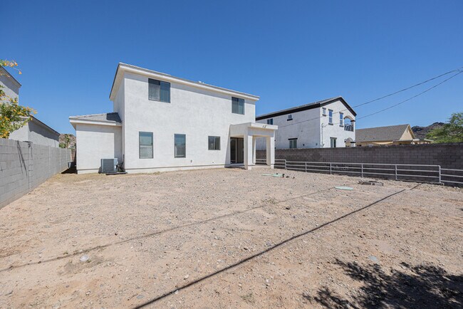 Building Photo - 1409 E Shangri La Rd