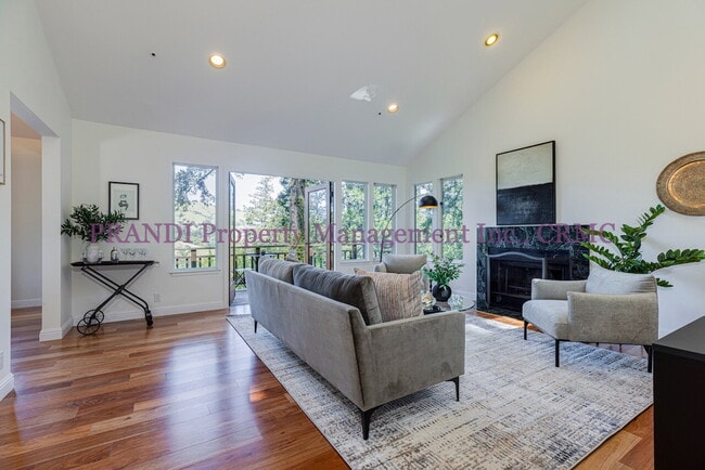 Building Photo - Woodacre Retreat Like Home with Views and ...