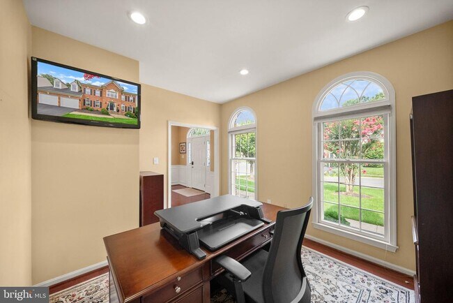 Building Photo - 5667 Lonesome Dove Ct