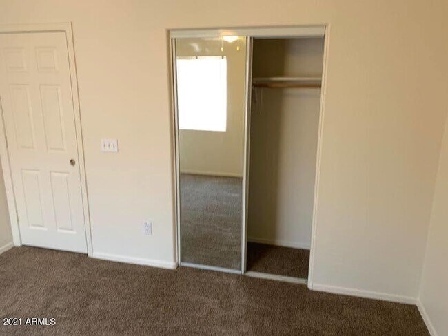 Building Photo - 6005 S 15th Dr