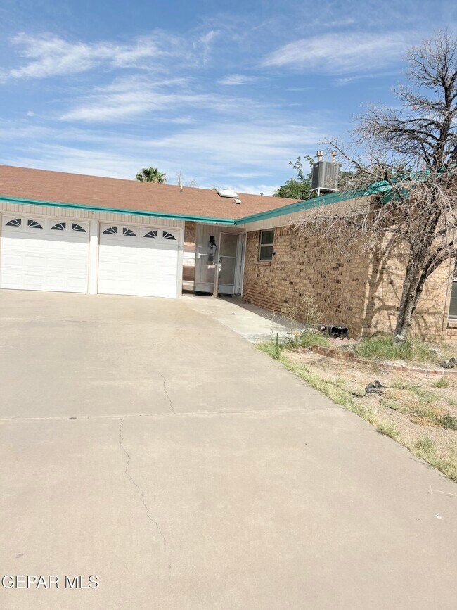 Building Photo - 3444 Tascosa St