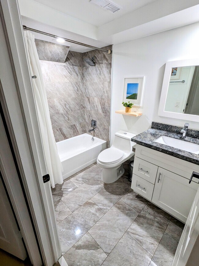 Building Photo - 23061 Aqua Vw