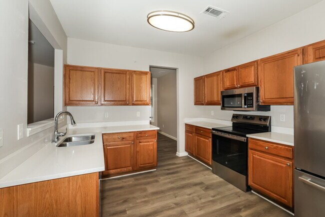 Building Photo - 1555 Persimmon Trace