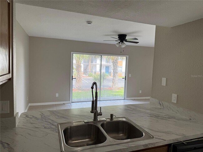 Building Photo - 2444 Summerfield Way