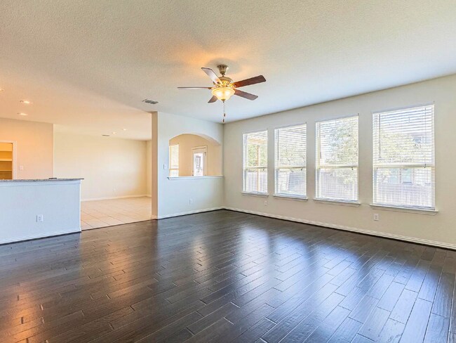 Building Photo - Spacious 4 Bedroom Home with 2 Car Garage in Boerne ISD