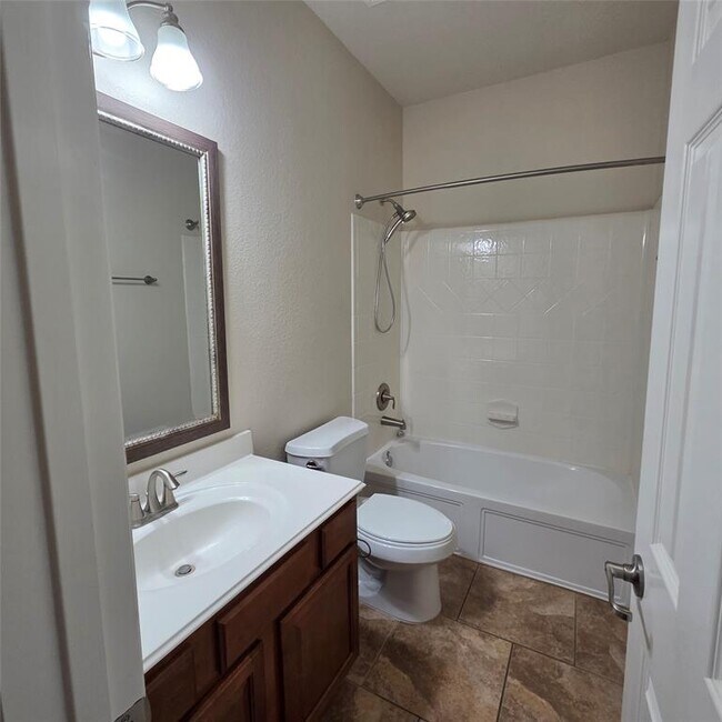 Building Photo - 26101 Brickhill Dr