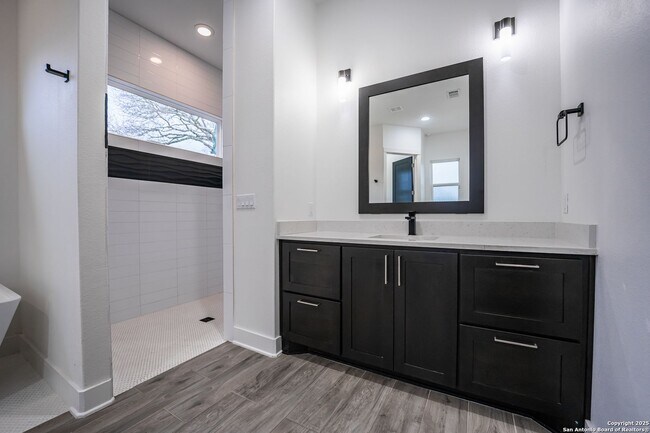 Building Photo - Modern Masterpiece in Canyon Lake