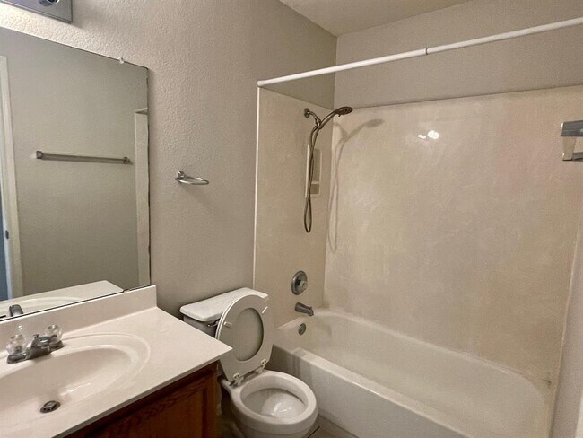 Building Photo - 112 Cowboy Cove
