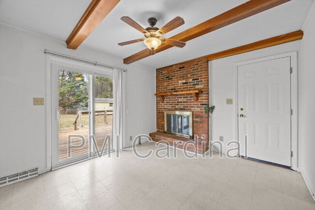 Building Photo - 2616 Redbud Dr