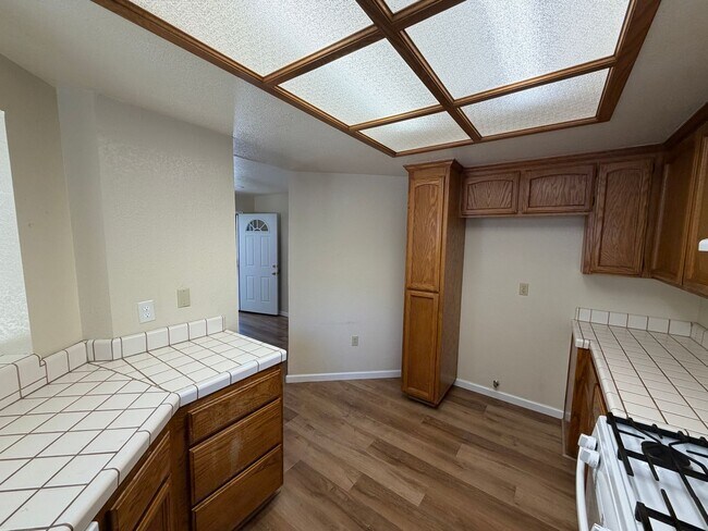 Building Photo - Large Corner Lot