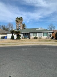 Building Photo - 3 Bedroom 2 Bath Home