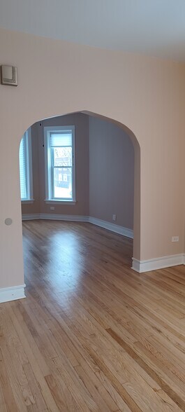 Building Photo - 6458 S Paulina St