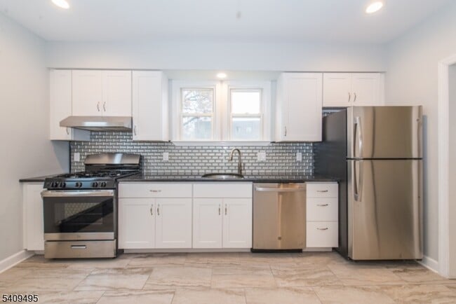 Building Photo - 72 Claremont Ave