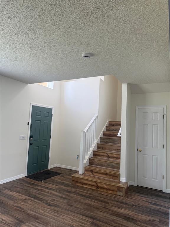 Building Photo - 401 Mallard Way