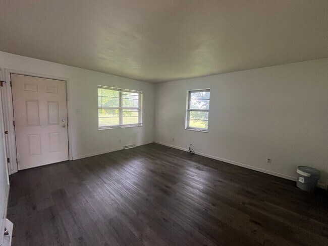 Building Photo - 2 bedroom in Wood River