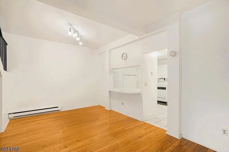 Building Photo - 111 Mulberry St