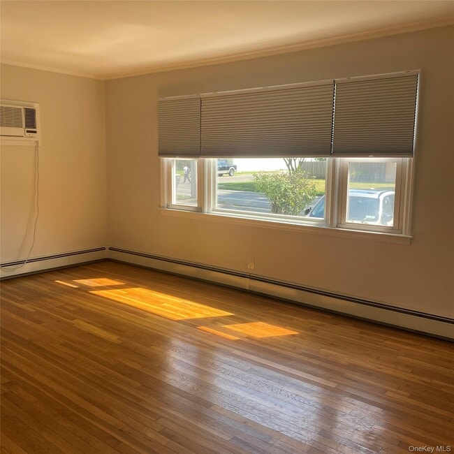 Building Photo - 282 Laurel Rd