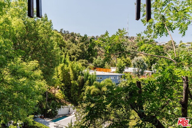 Building Photo - 2344 Sunset Heights Dr