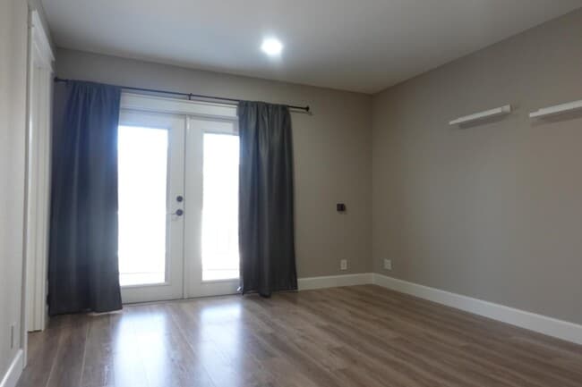 Building Photo - 3195 Edenbank Dr