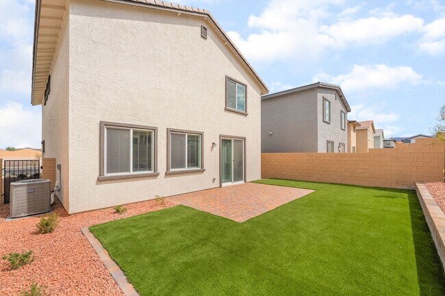 Building Photo - Brand-new 4-bedroom home located in the desirable Cadence master-planned community!