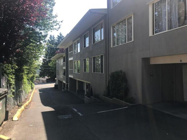 Primary Photo - 3 bedroom in Des Moines WA 98168