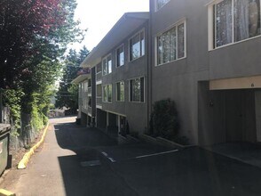 Building Photo - 3 bedroom in Des Moines WA 98168