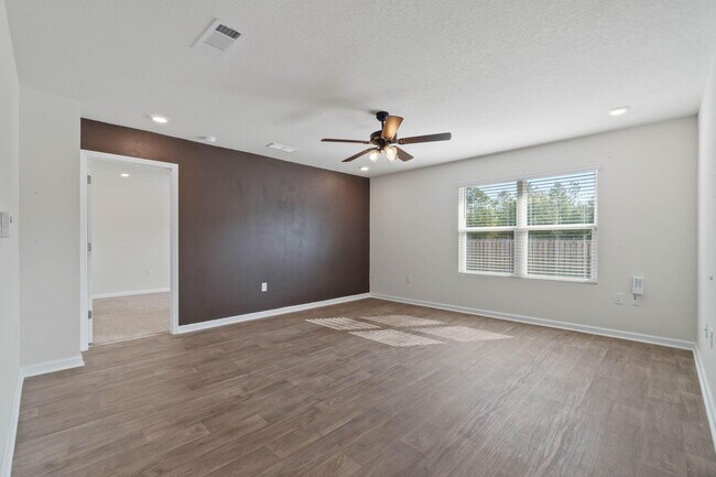 Building Photo - 1047 Limpkin St