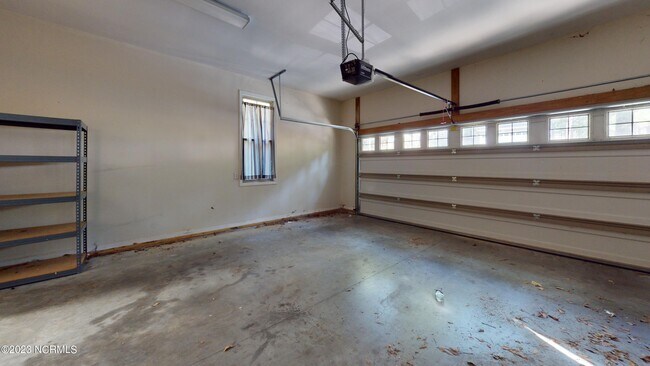 Building Photo - 45 Old Hunt Rd