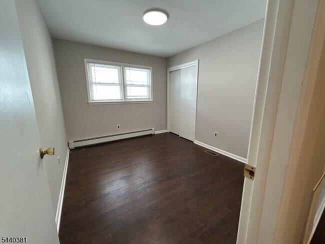 Building Photo - 2 Pauline Terrace