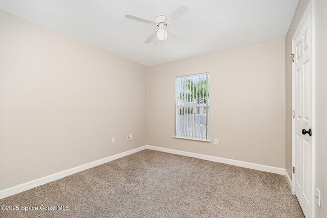Building Photo - 5277 Mansford Pl
