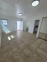Building Photo - 10301 Dalerose Ave