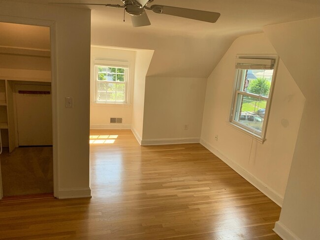 Building Photo - 9511 Singleton Dr