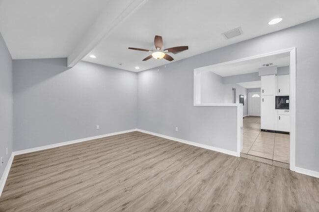 Building Photo - 3865 Vancott Cir