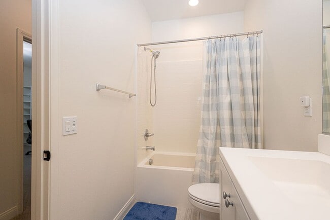 Building Photo - Bright and Airy Split-Level Townhouse in W...