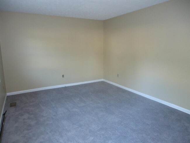 Building Photo - 163 Country Park Dr