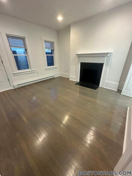 Building Photo - 1404 Beacon St